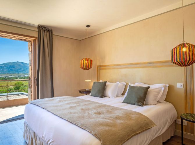 CHAMBRE CALVI